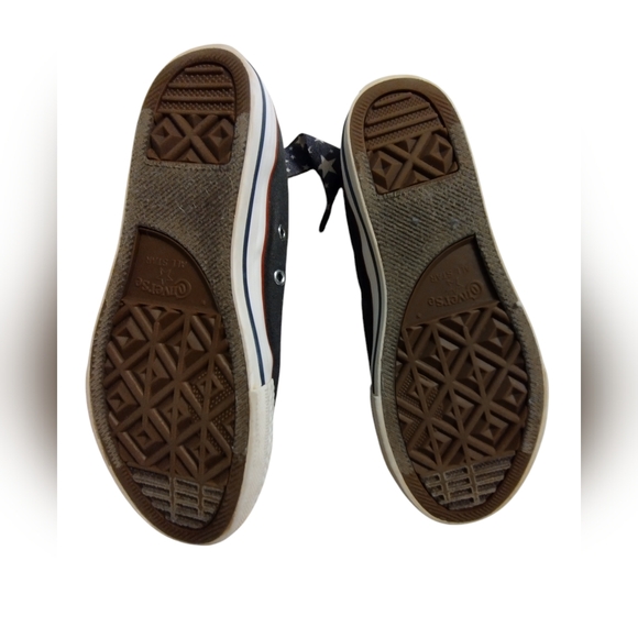 EUC like new! Gray low top all star converse with burgundy wide star laces - Picture 8 of 8